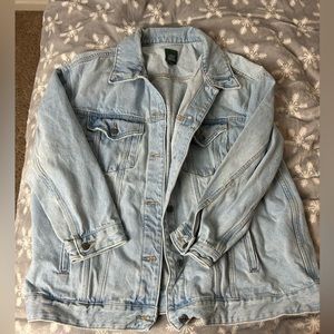 Wild fable light wash jean jacket size large